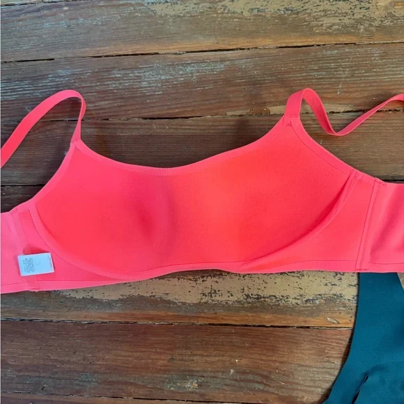 Aerie Smoothez And Target Set of 2 Sports Bras/Bralettes~ Size M 🍄 - Picture 5 of 8